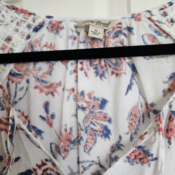 Lucky Brand ☆ Floral Print Women's Top. NWOT Pit - Pit 19" - Picture 5 of 10